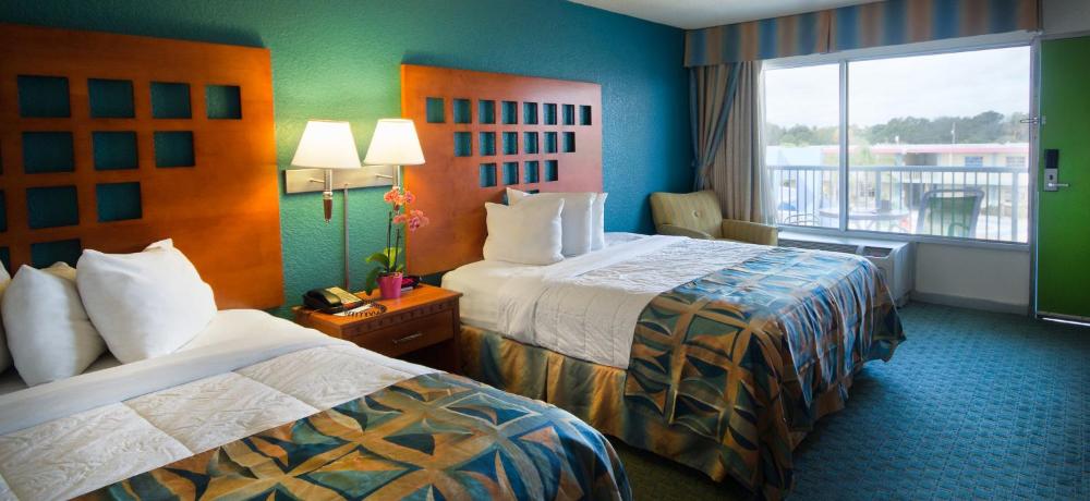 Standard Suite, 2 Queen Beds w/Bunk Beds, Waterpark View